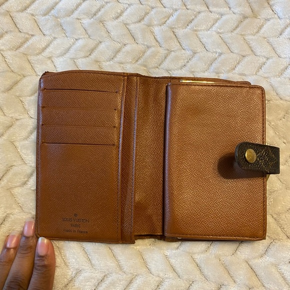 Louis Vuitton monogram kisslock wallet- FULL INCLUSION - Picture 10 of 16